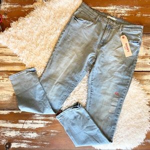 NEW Levi’s Mid Rise Skinny Jeans Size 33